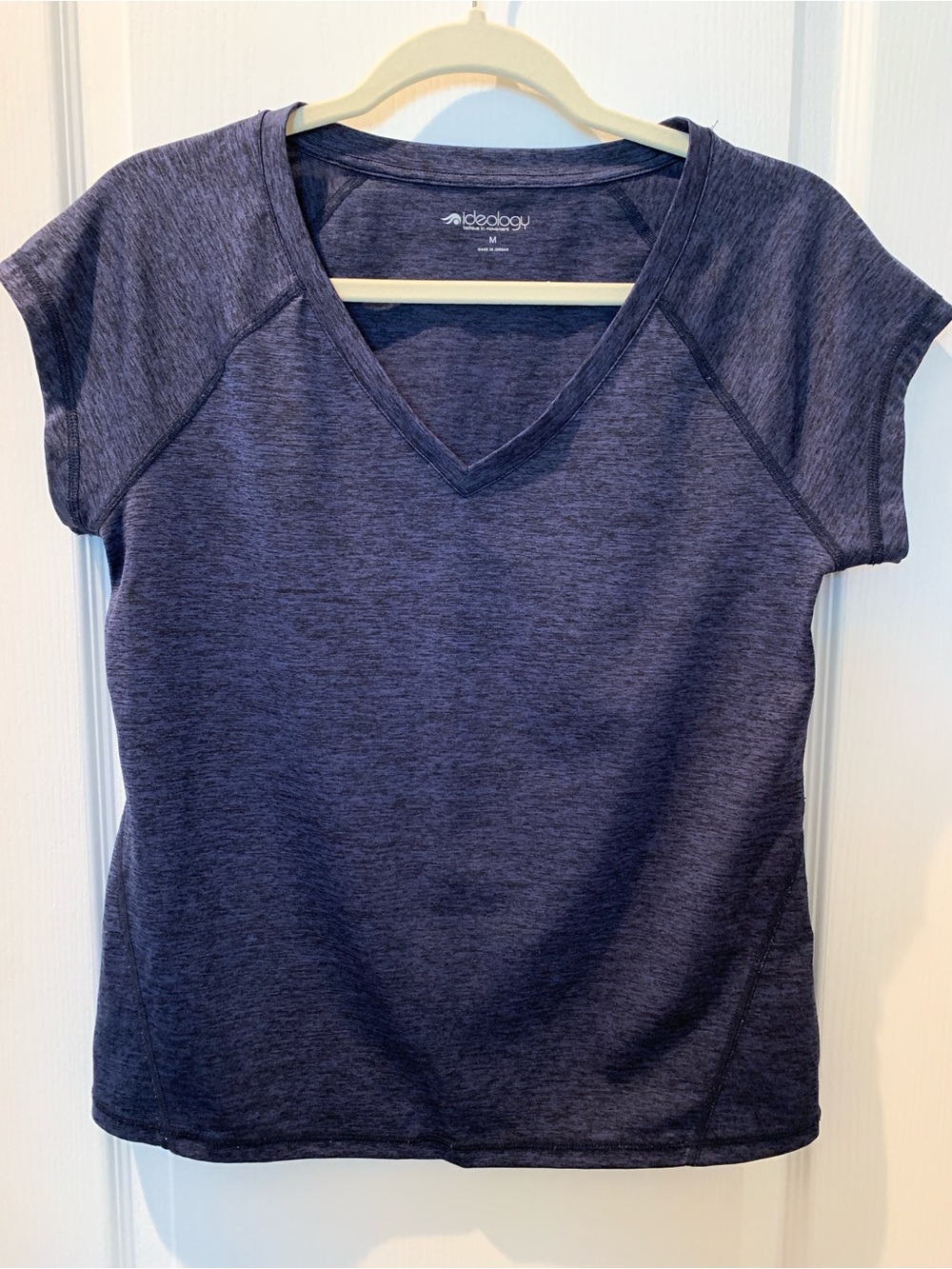 IDEOLOGY Women’s Blue V-neck Athletic T-shirt Size Medium - Picture 2 of 10